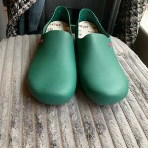 Professional Sticky Brand Green Nursing Shoes